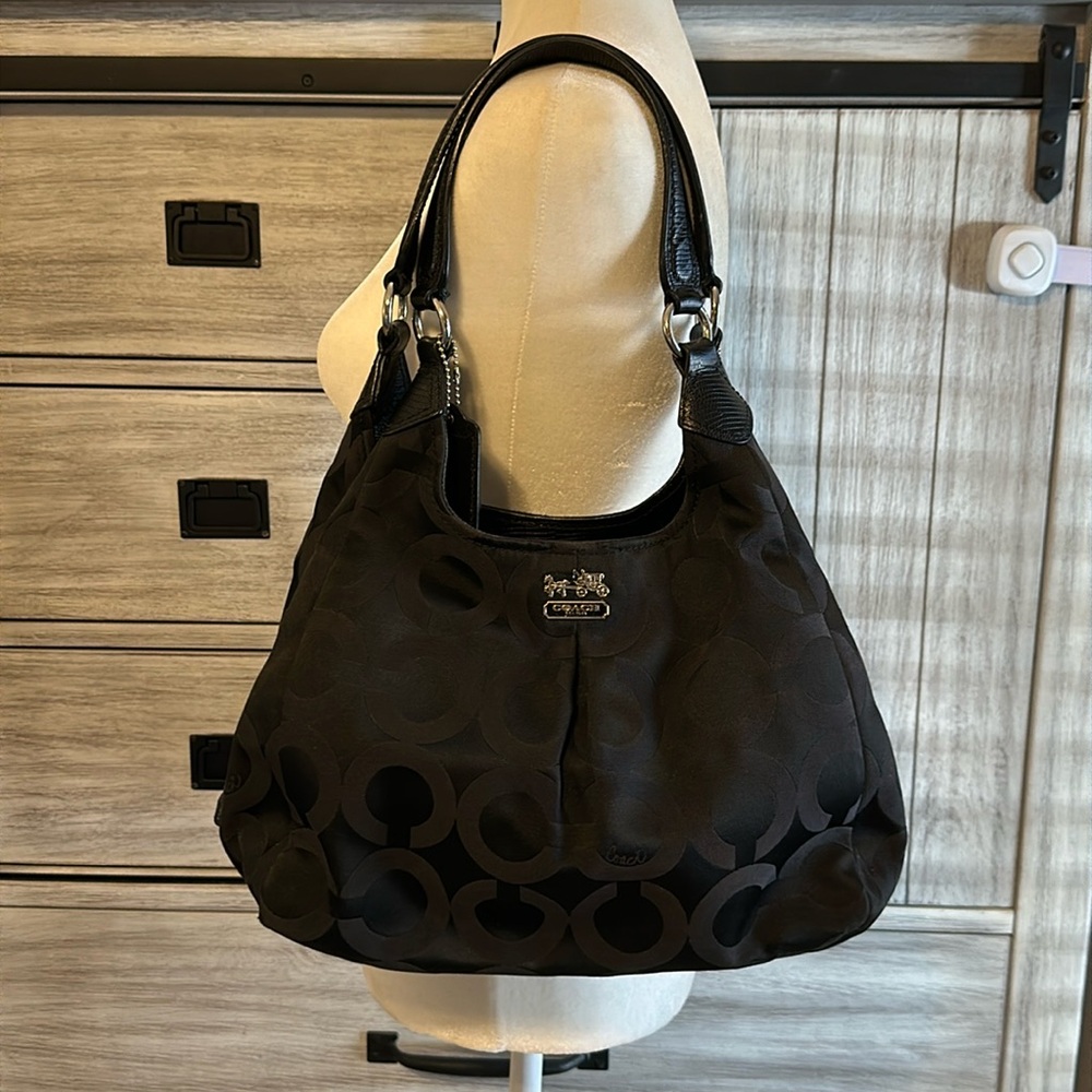 EUC gorgeous Coach purse